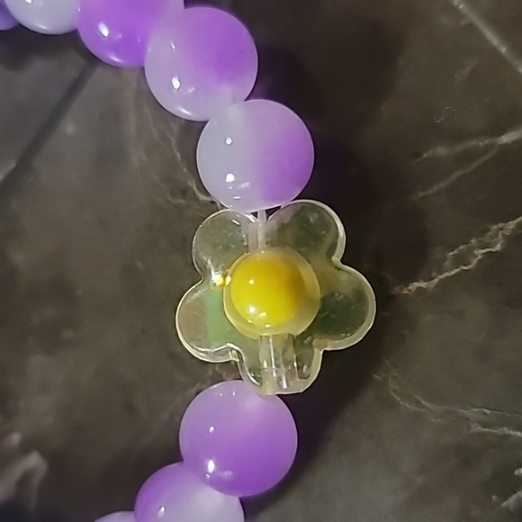 Purple Multicolored Flower Bead Elastic Bracelet Keychain - Picture 4 of 6